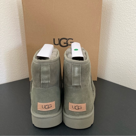UGG Classic Mini Boots Size 9 Green - Picture 10 of 15